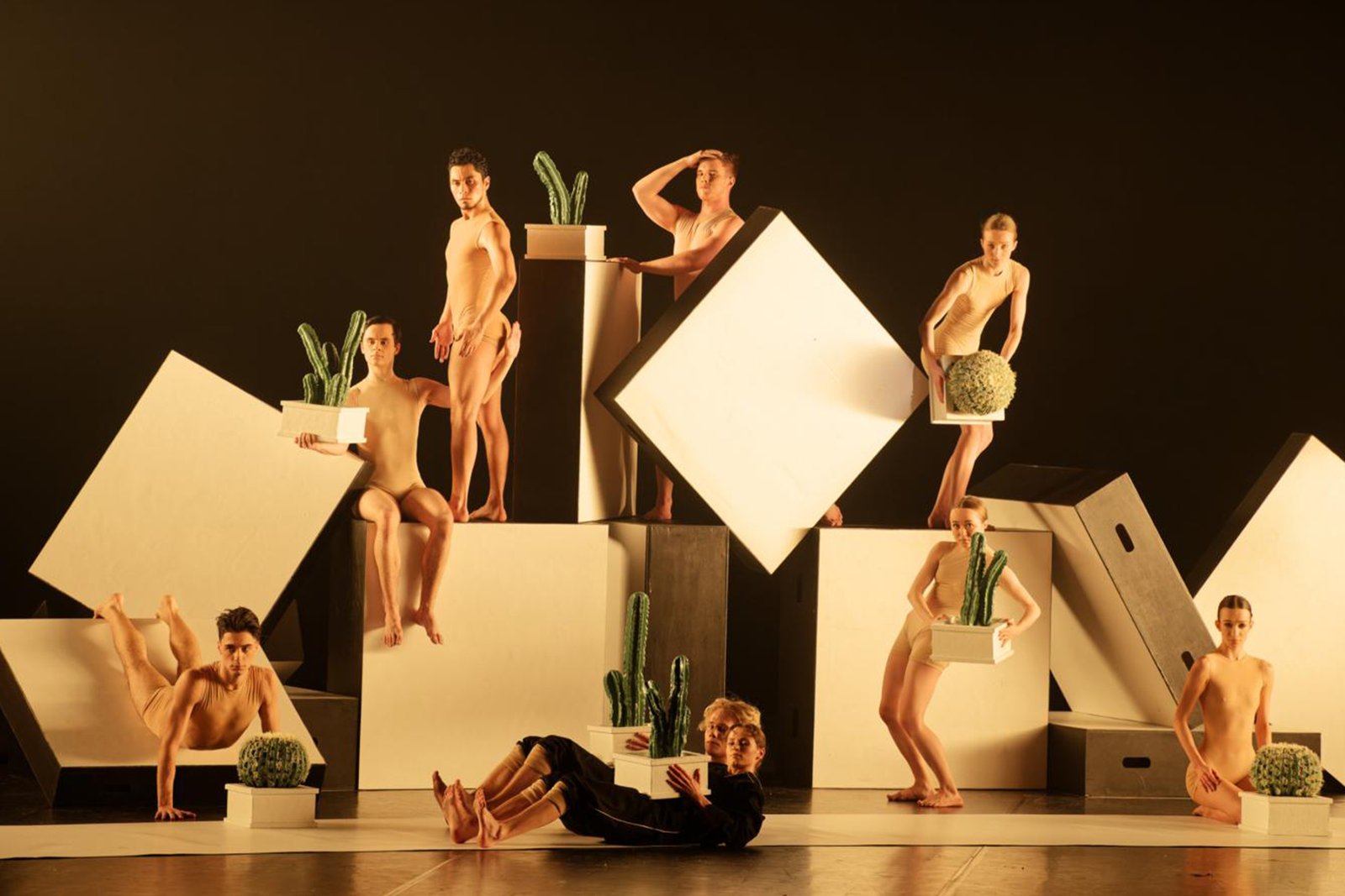 Klaipėdos valstybinio muzikinio teatro „Sapnai ir kaktusai“ vėl sužydės spalio 12-ąją