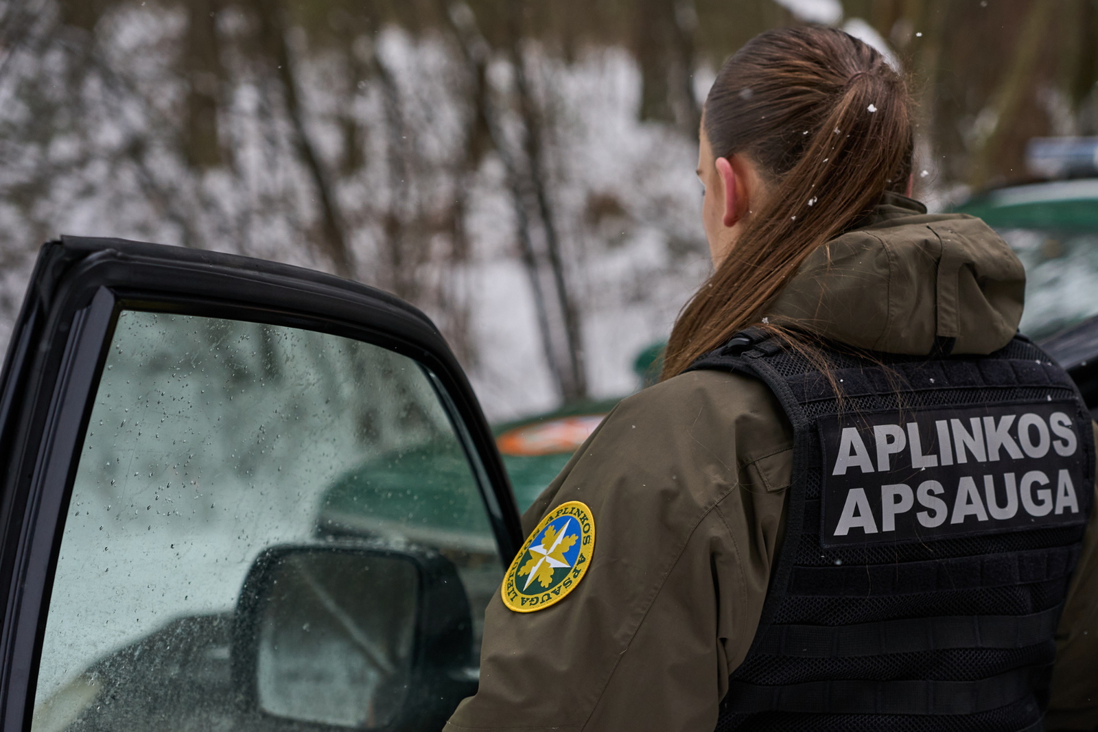 Pradedama taršių automobilių kontrolė: pareigūnai galės panaikinti techninės apžiūros dokumentų galiojimą