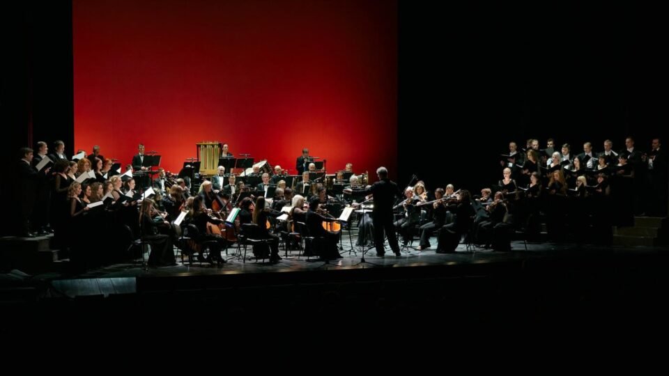 Klaipėdos valstybinio muzikinio teatro simfoninio orkestro, choro ir solistų koncertas. DKFOTO nuotr.