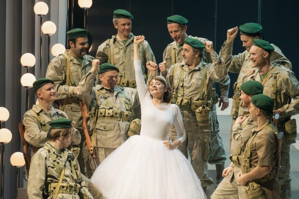 Komiška opera „Pulko duktė“. Martyno Aleksos nuotr.