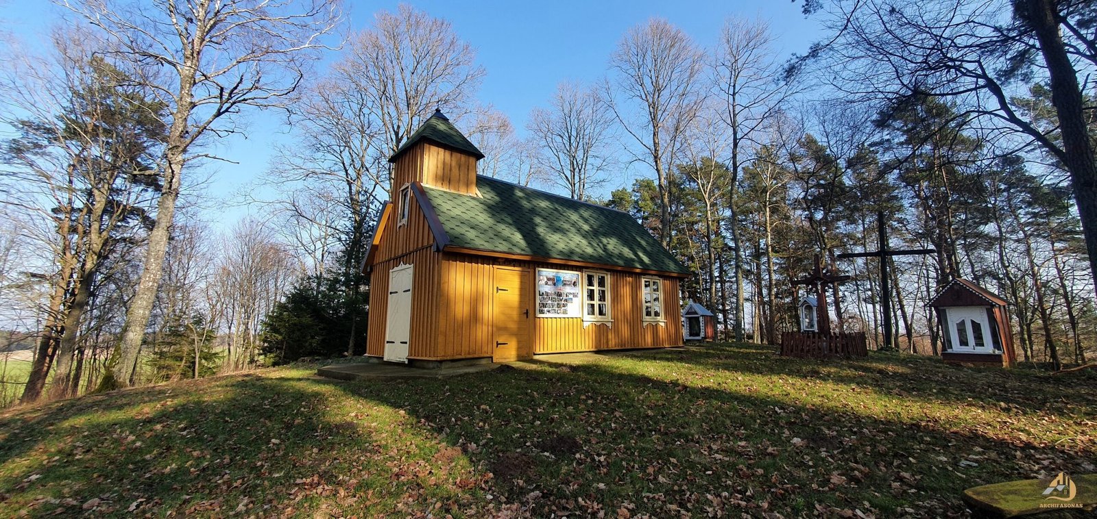 Naujosios Įpilties alkakalnis su Šv. Kryžiaus koplyčia (Kretingos r.), 2024 m. / Archifasono nuotr.