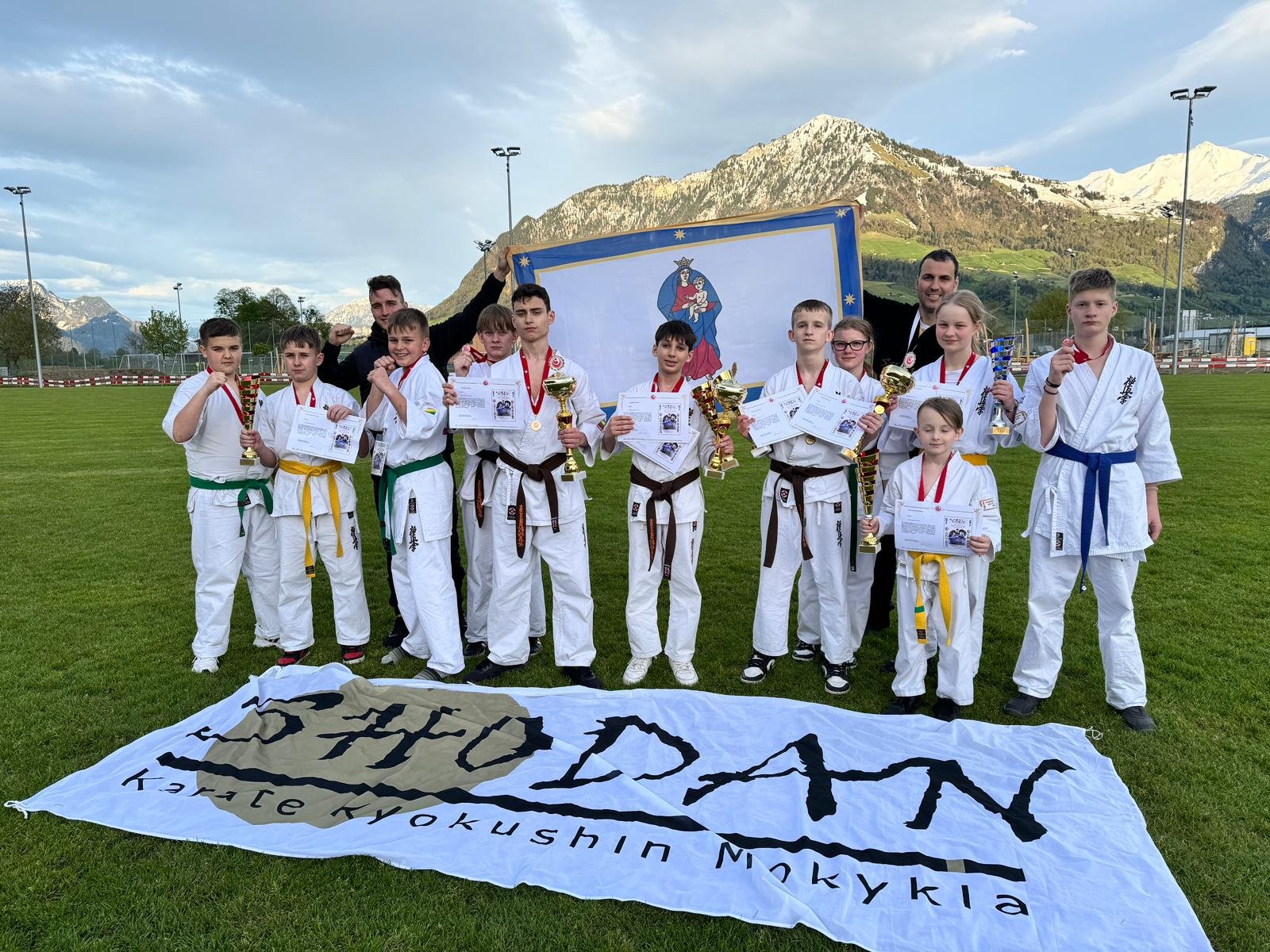 Kretingos miesto vėliava kilo Šveicarijos atvirame kyokushin karate čempionate
