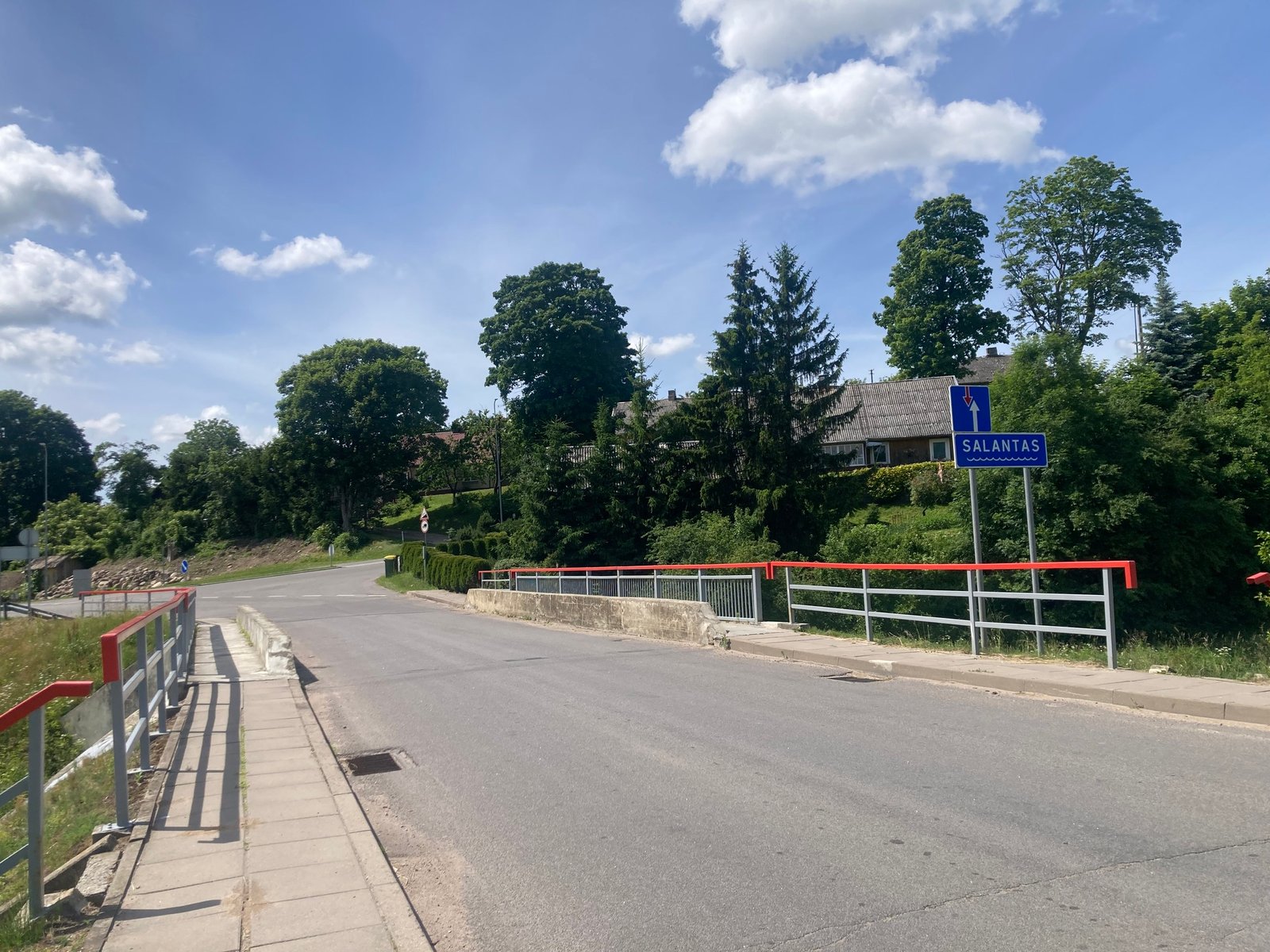 Keičiasi eismo organizavimo tvarka per du tiltus