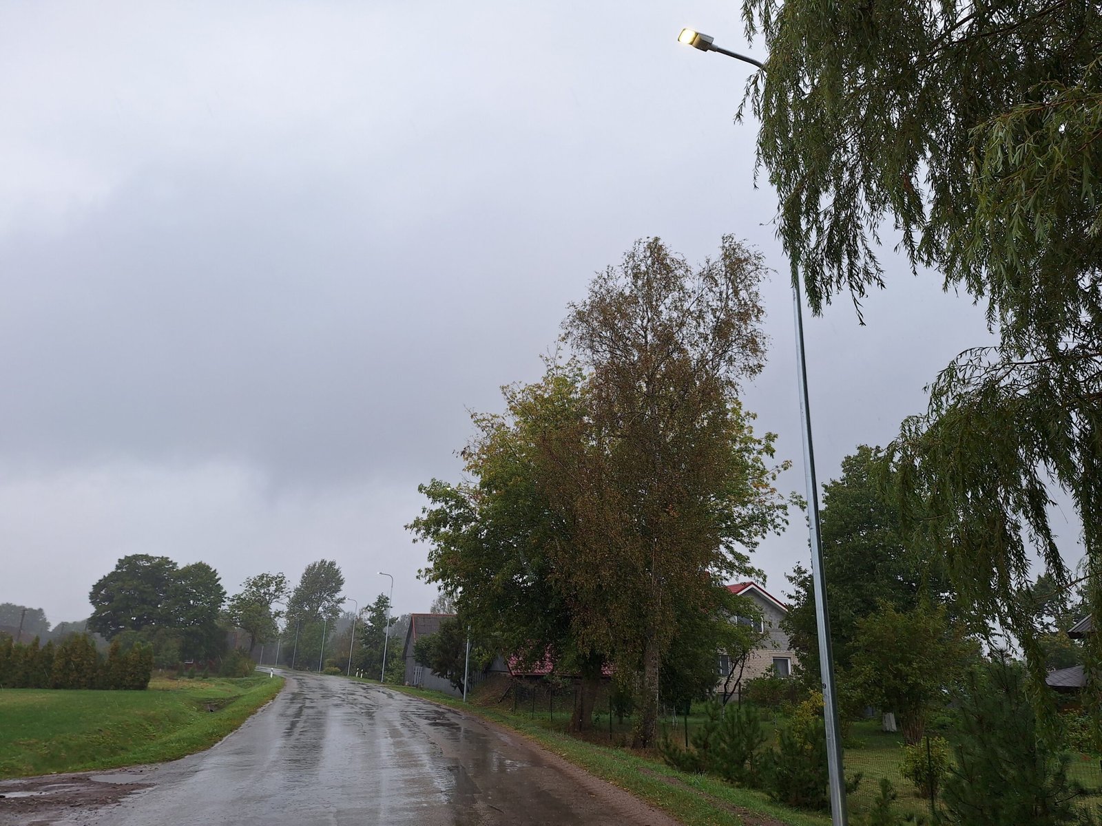 Kretingos rajone toliau atnaujinamas gatvių apšvietimas