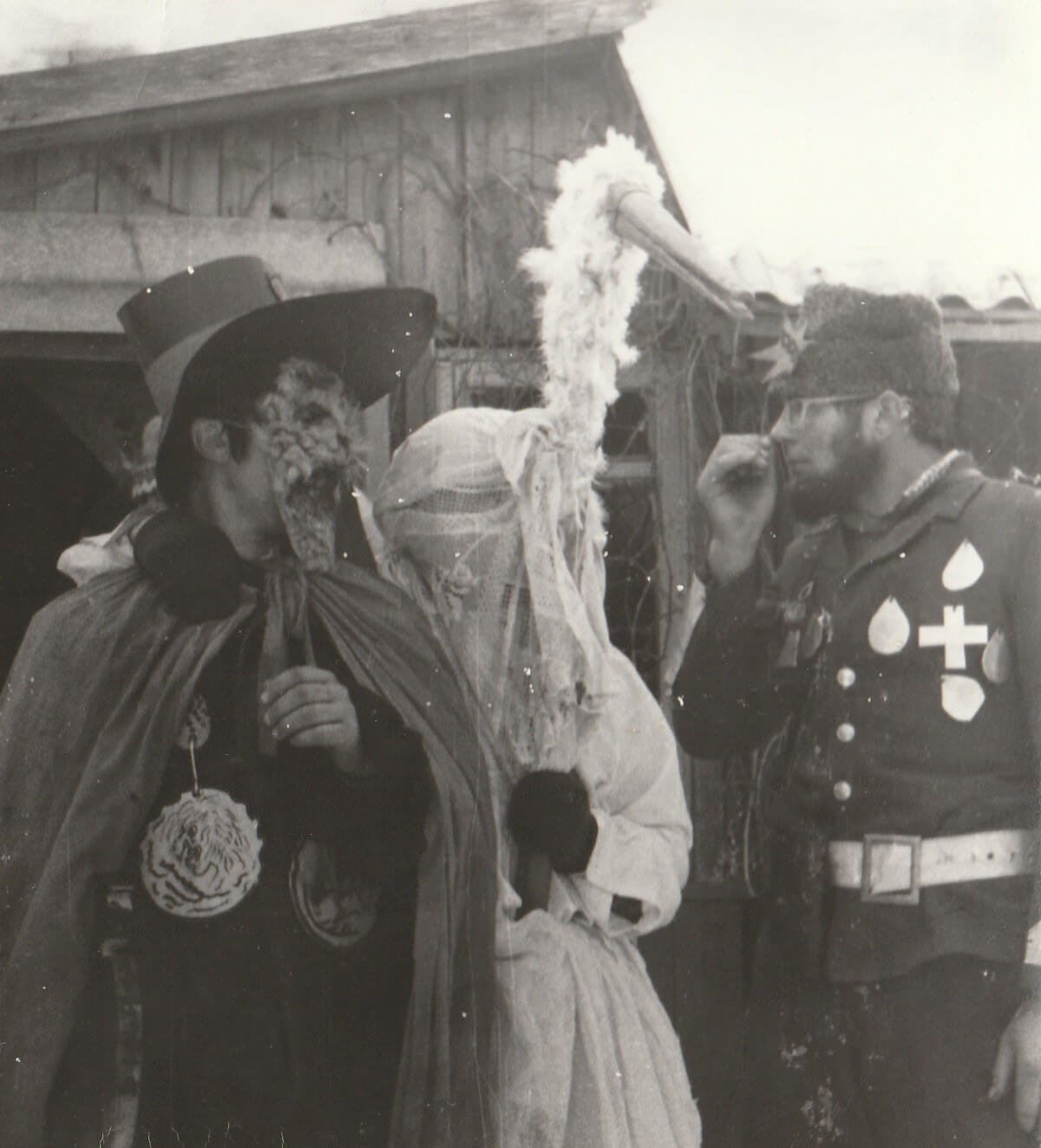 Grūšlaukės Užgavėnių personazai Jaunavedžiai 1980m.