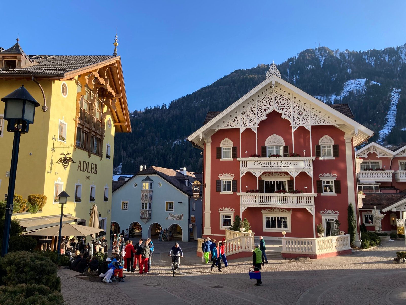 Malonios akiai Ortisei miestelio senamiesčio spalvos. Autoriaus nuotr.