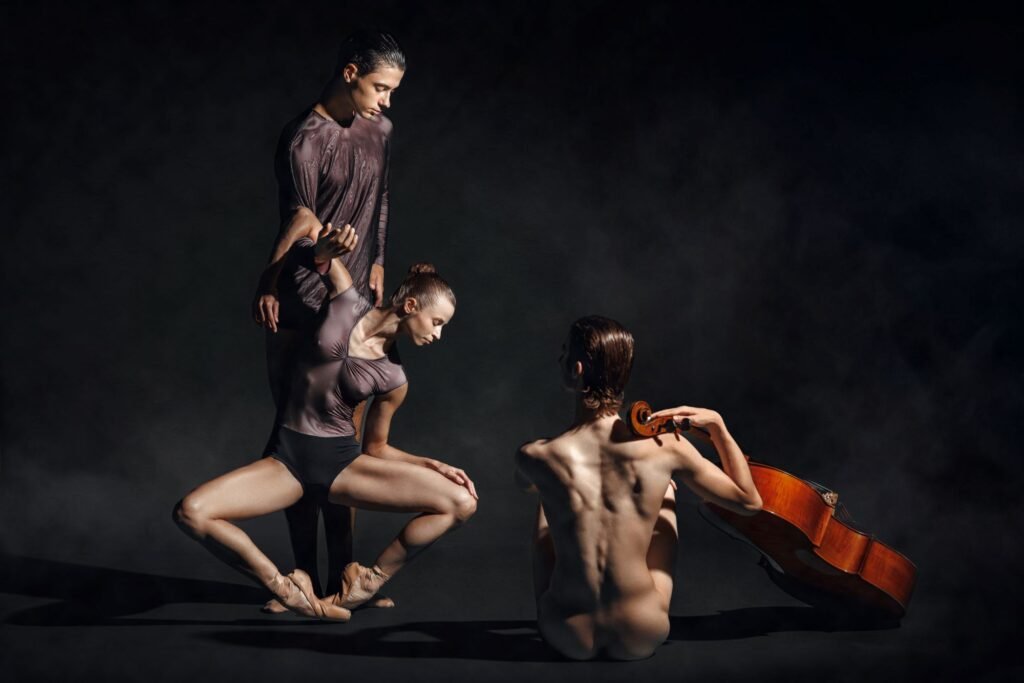 Spektaklis „Saldžiakartės būties pastraipos“. Lauryno Martinkaus nuotr.