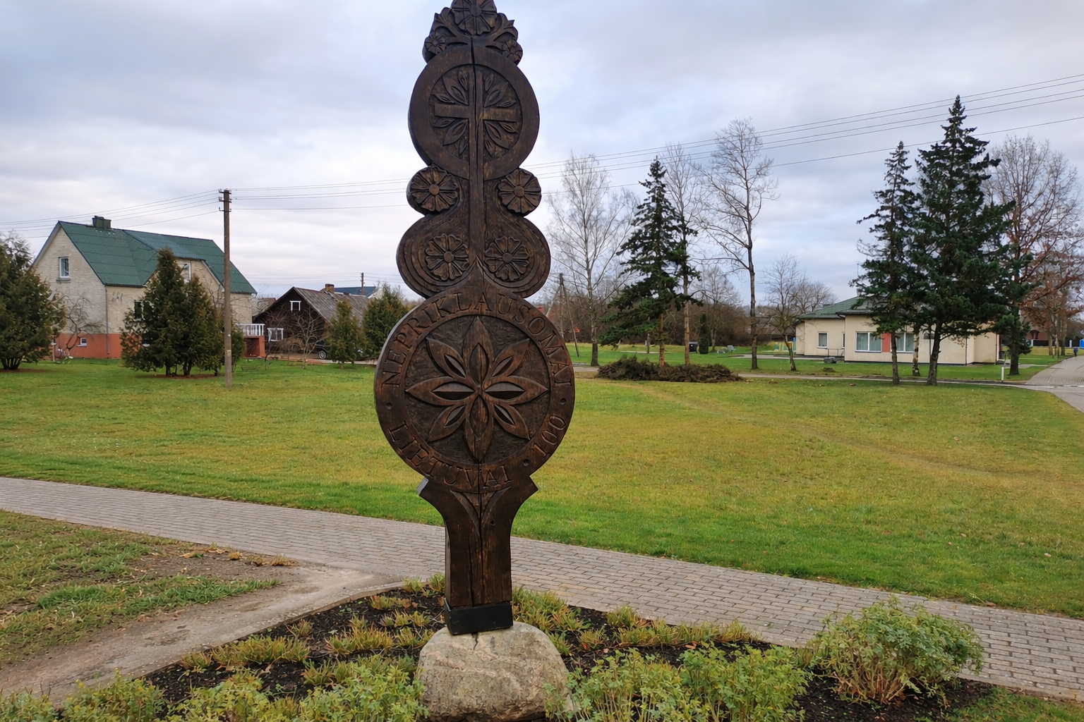 Restauruota skulptūra, skirta Lietuvos valstybės atkūrimo 100-mečiui paminėti