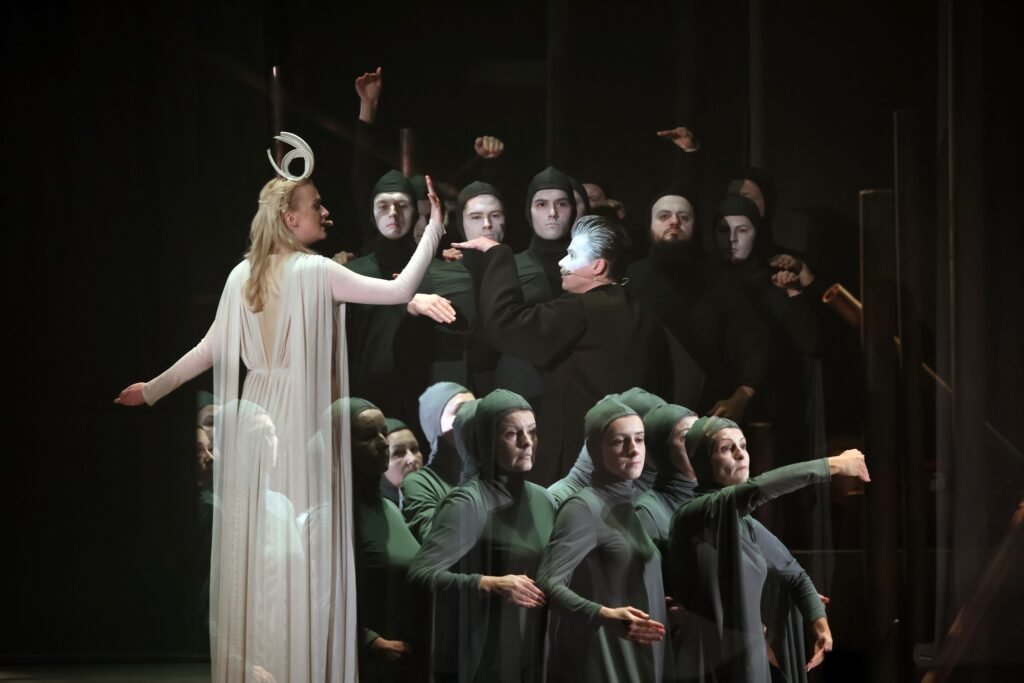 Opera-poema „Strazdas – žalias paukštis“. Panevėžio muzikinio teatro nuotrauka