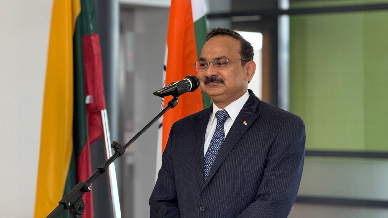 2026-03-19-Indijos-literatūros-kolekcijos-pirstatymas (Indijos Respublikos ambasadorius Lietuvoje Devesh Uttam) (2)