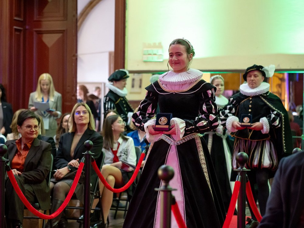 Nuotraukų autoriai: Klaipėdos karalienės Luizės jaunimo centro Fotografijos studijos mokiniai, mokytojas Gediminas Juška.