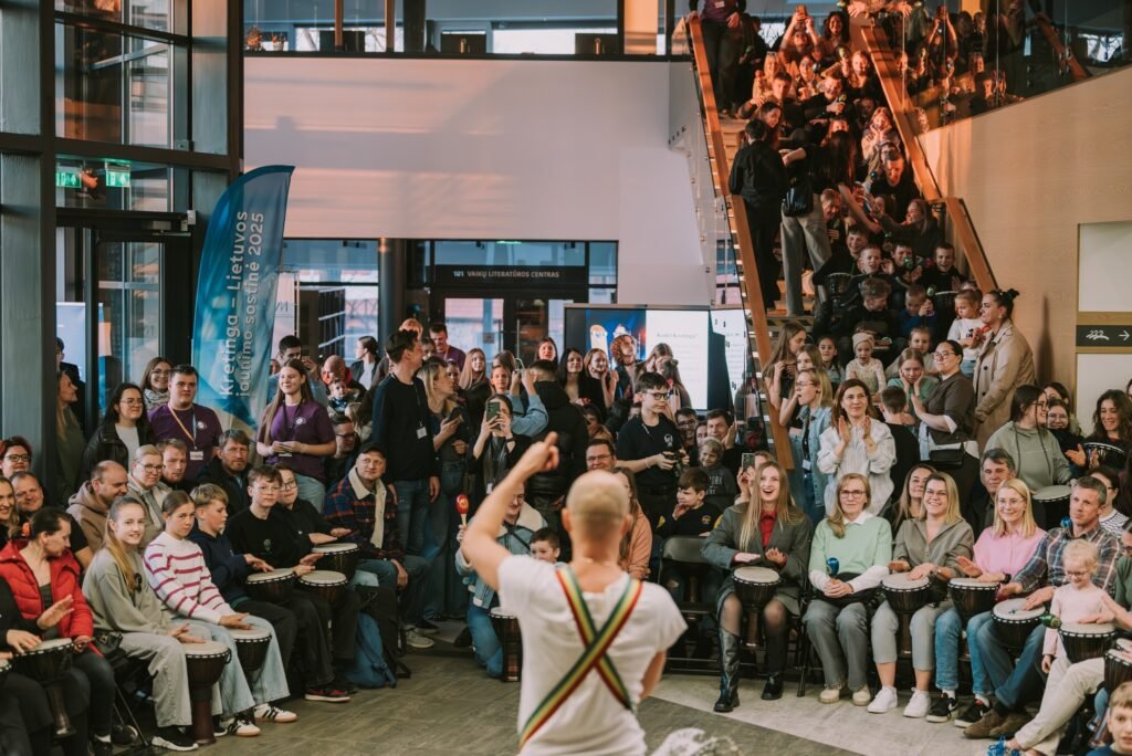 Akimirka iš jaunimo talentų vakaro „TIK AUKŠTYN“ 2025 m. (fot. Gvidas Taurinskas)